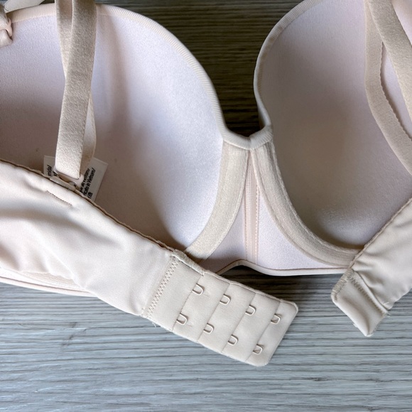 VS PINK wear everywhere push up strapless bra size 34B EUC - Picture 11 of 15